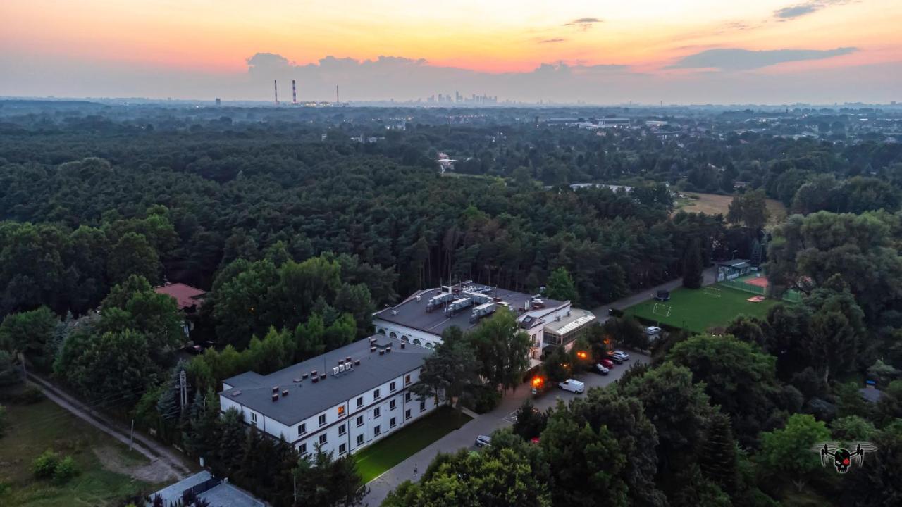Klub Sosnowy Hotell Warszawa Exteriör bild