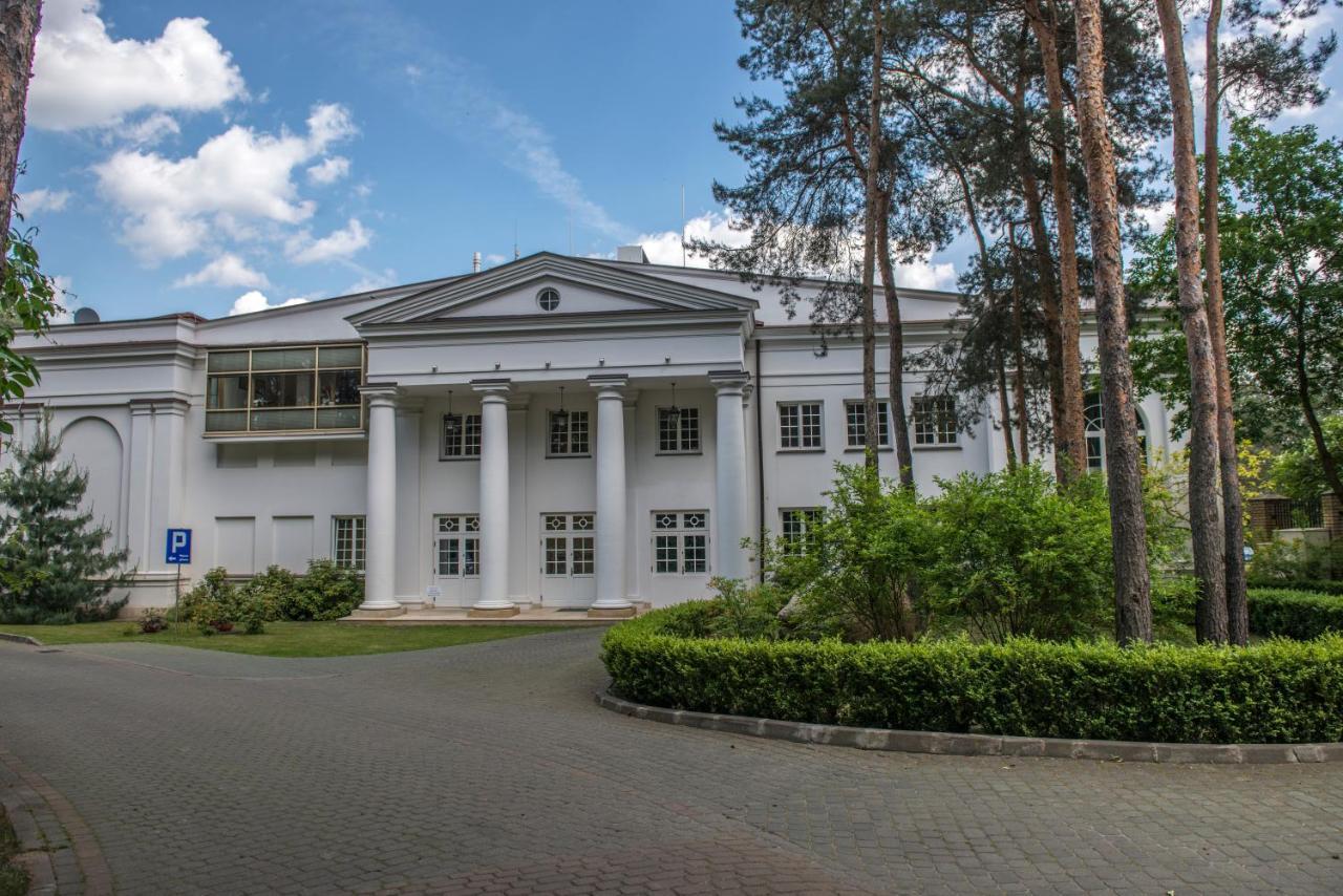 Klub Sosnowy Hotell Warszawa Exteriör bild
